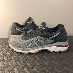 Women’s ASICS Dynamic Duo Max running shoe
